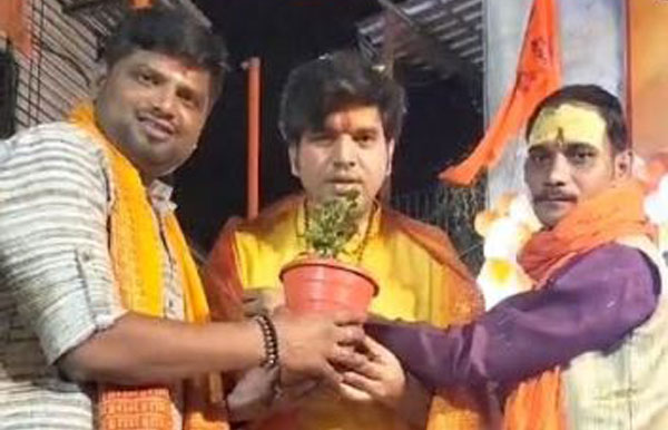 रामभजन कंपाउंड विक्रोली में श्रीराम मंदिर की प्रथम वर्षगांठ पर हुई भजन संध्या