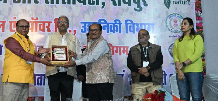 जिंदल स्टील की फल, फूल एवं सब्जी प्रदर्शनी को देख खुशी से झूमे सांसद, की सराहना