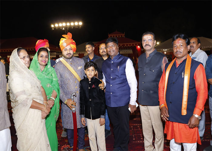 पांच पीढ़ियों बाद बस्तर राजमहल में गूंजी शहनाई, महाराजा कमलचंद्र भंजदेव बने दूल्हा
