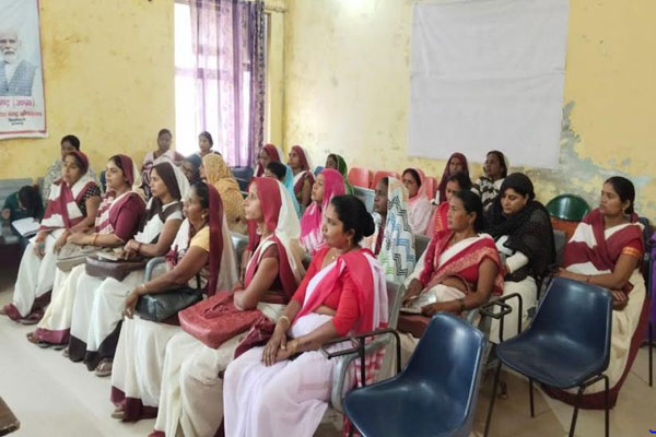 संचारी रोग नियंत्रण के संकल्प संग जुटीं आशा कार्यकत्रियां