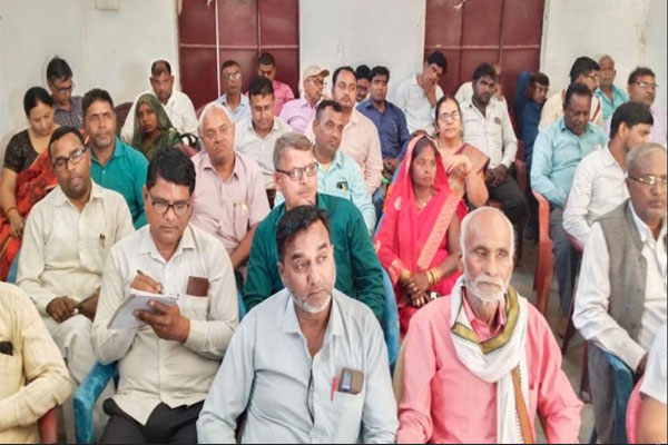 गौरा में शिक्षकों की सहभागिता से होगा संचारी रोगों पर प्रहार
