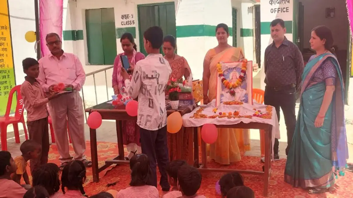 विकरा में 5वीं के बच्चों को मिला उज्जवल भविष्य का आशीर्वाद