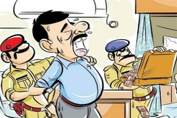 प्रतापगढ़ मेंं राजस्व निरीक्षक घूस लेते गिरफ्तार, विजिलेंस टीम की कार्रवाई से हड़कंप