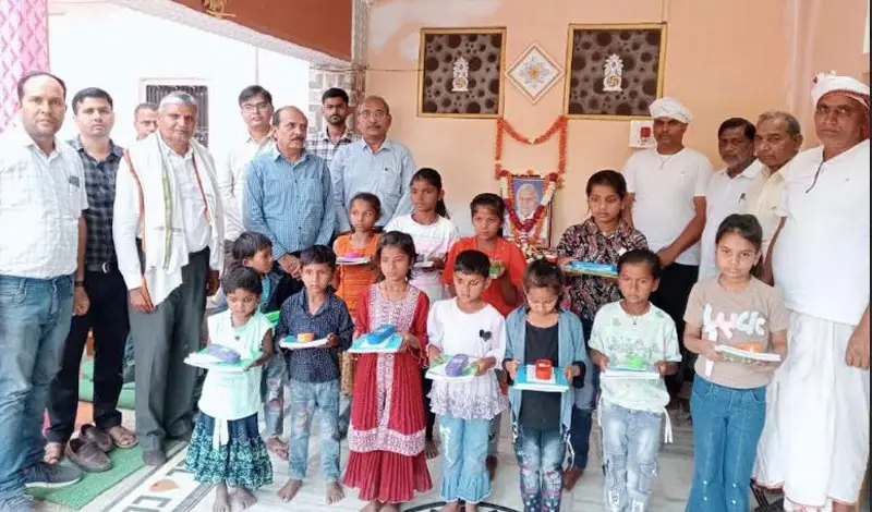 प्रतापगढ़ में अनोखी श्रद्धांजलि