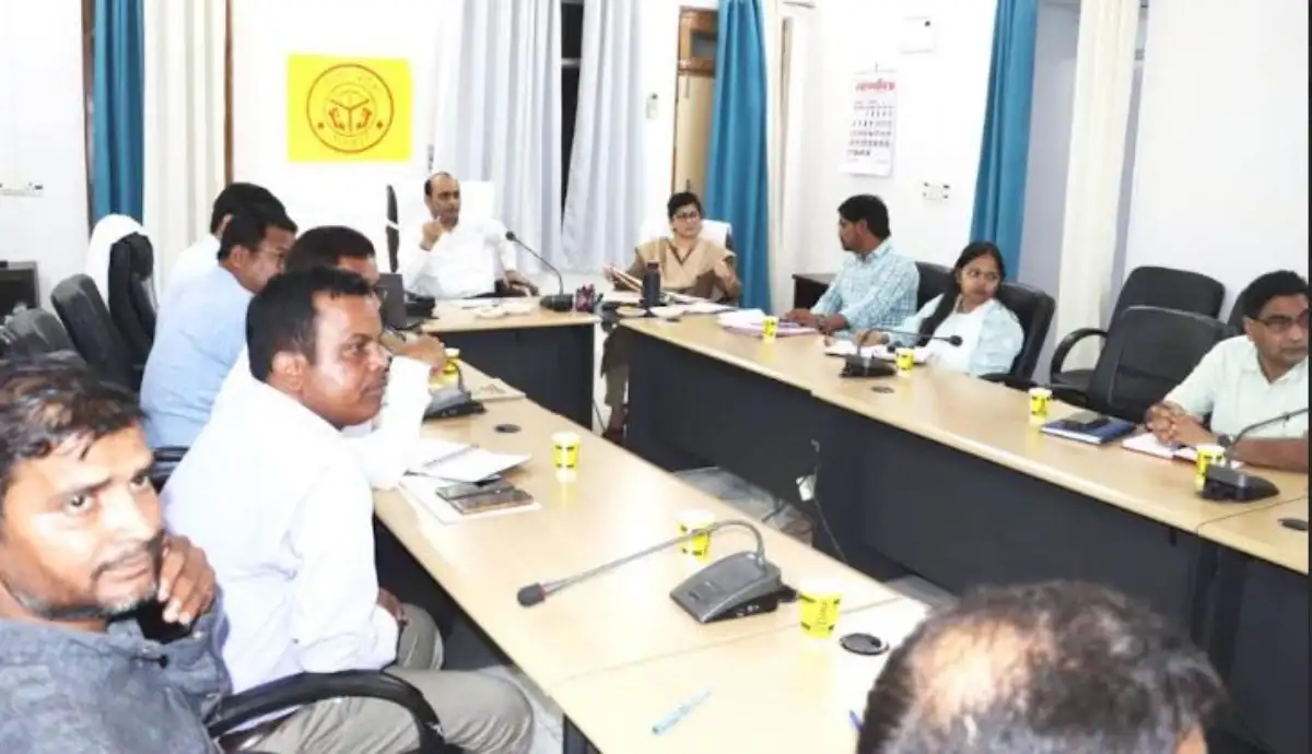 प्रतापगढ़ में प्राथमिक स्कूलों में बच्चों की 90 प्रतिशत उपस्थिति जरुरी, ऐसा न होने पर प्रधानाध्यापक पर होगी कार्रवाई