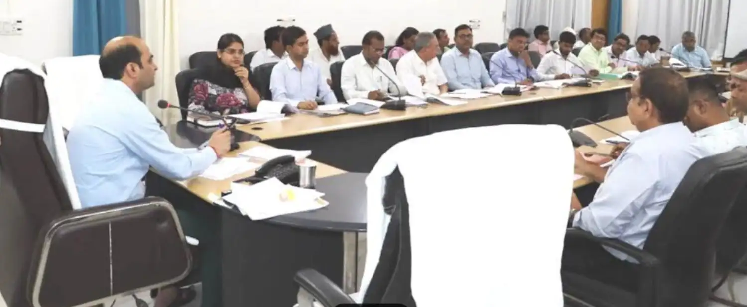 प्रतापगढ़ में डीएम-डीएफओ के बीच बढ़ी तनातनी, बैठक में फिर नहीं आये, अब विभागीय कार्रवाई की तैयारी