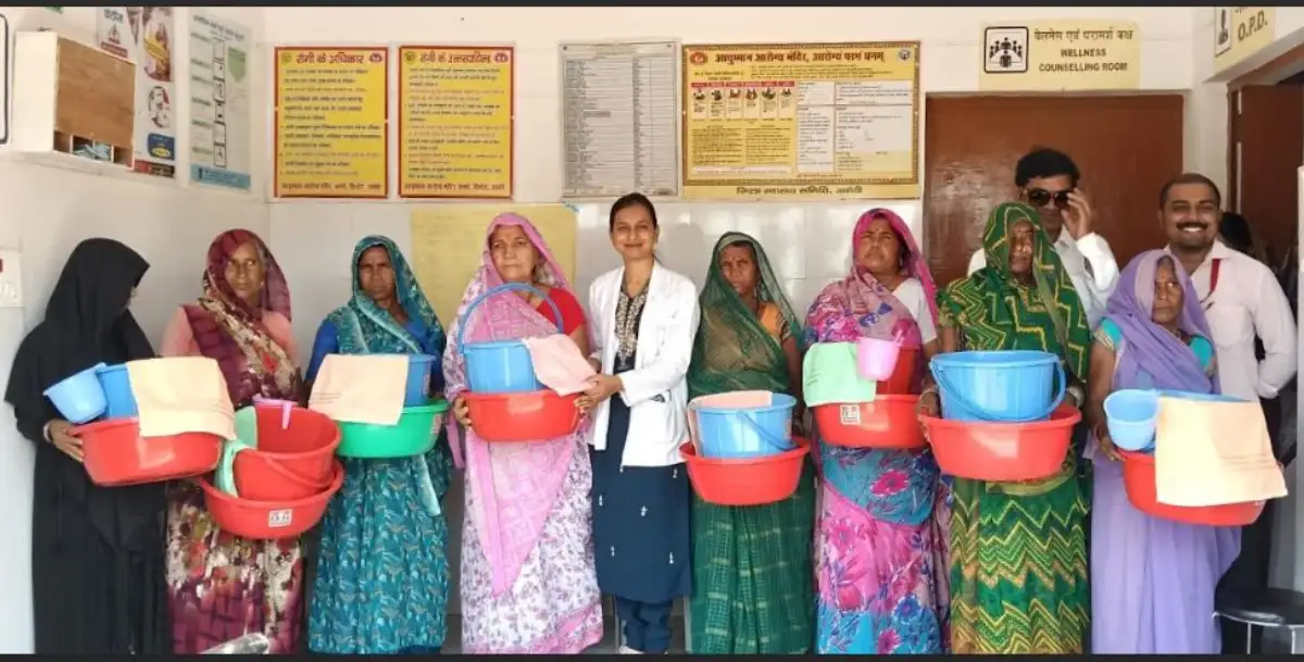 अमेठी में फाइलेरिया उन्मूलन के लिए दिया गया प्रशिक्षण, 11 रोगियों को दी गयी किट