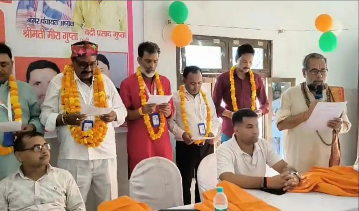 पत्रकारिता के इतिहास, चुनौती और भविष्य पर मंथन, नई कार्यकारिणी ने ली शपथ