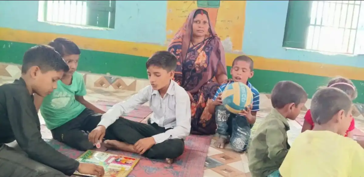 सुजहा के कंपोजिट स्कूल में बच्चों को सिखाया जा रहा हुनर